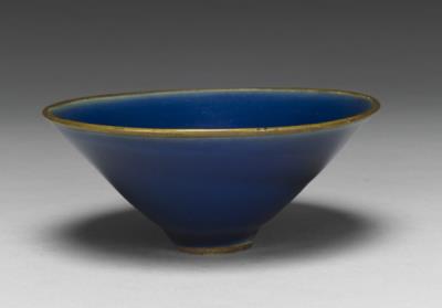 图片[2]-Teacup in cobalt blue glaze with a bronze rim, Ming dynasty, Jiajing reign (1522-1566)-China Archive